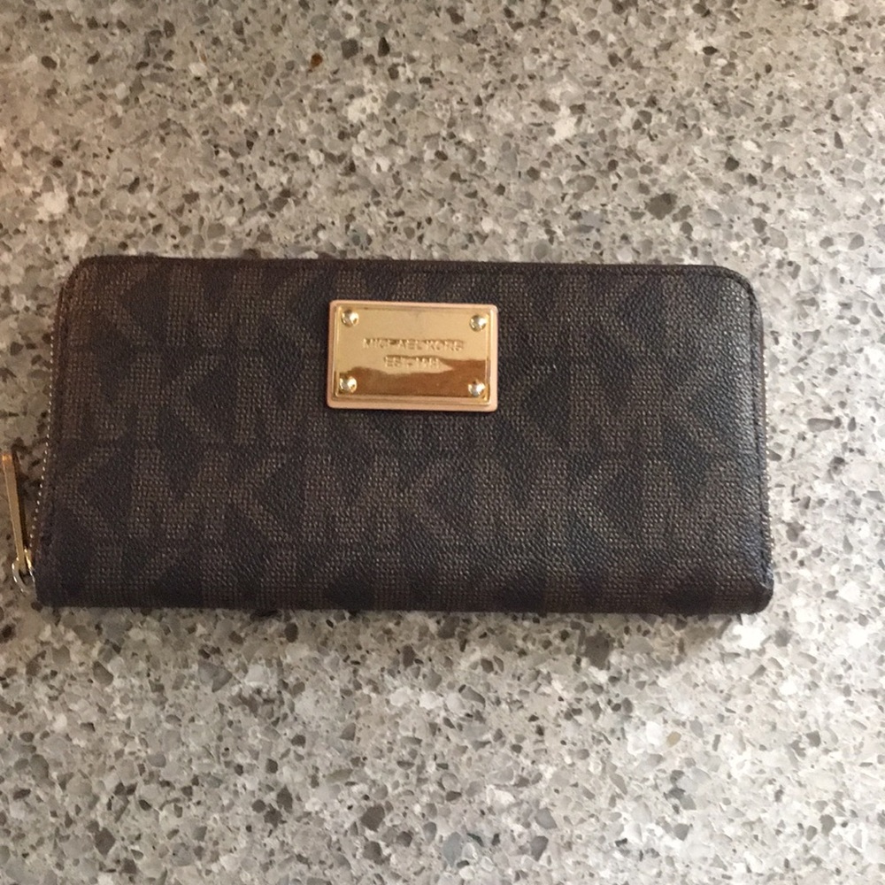 Michael Kors Signature Wallet